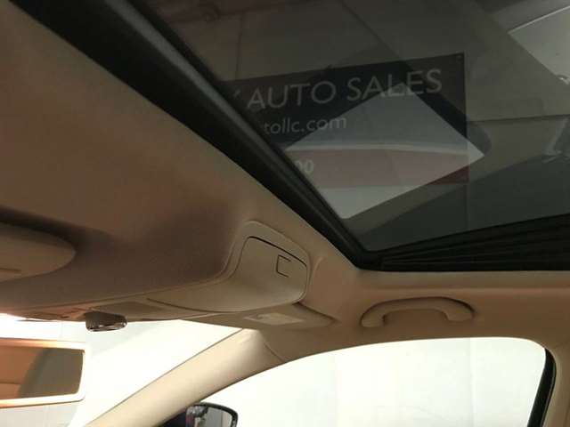 2012 Volkswagen Passat SEL 4dr Sedan 6A w/ Premium Package